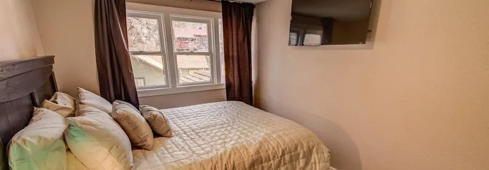 Of Manitou Springs 2min To Restaurants, Shops!