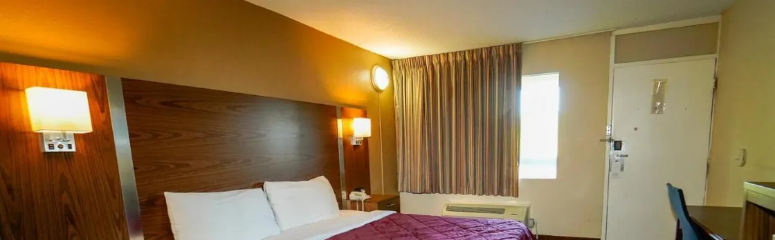 Red Carpet Inn & Suites