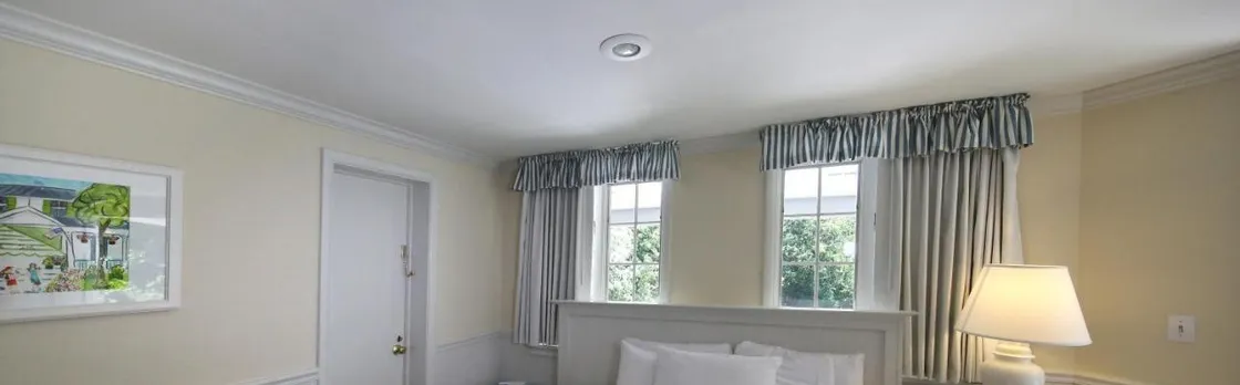 Colonial Inn