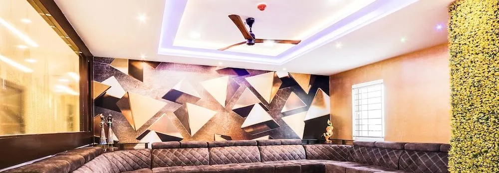 Fabhotel Prime Ravila Grand