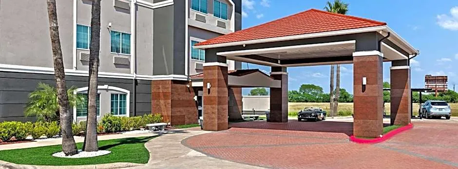 La Quinta Inn & Suites by Wyndham Raymondville