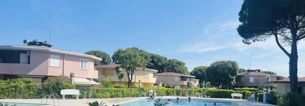 Apartment With Garden and Swimming Pool Access