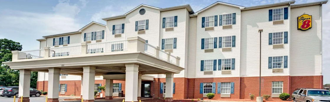 Super 8 by Wyndham Louisville/Expo Center