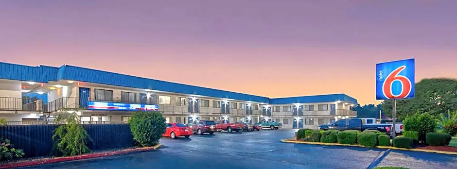 Motel 6-Russellville, AR