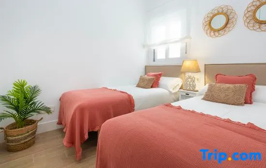 Lovely 3-bedroom apartment near Alameda. Juan Rabadan I