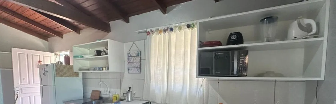 Apto Com A/C, Estacionamento, Bem Localizado