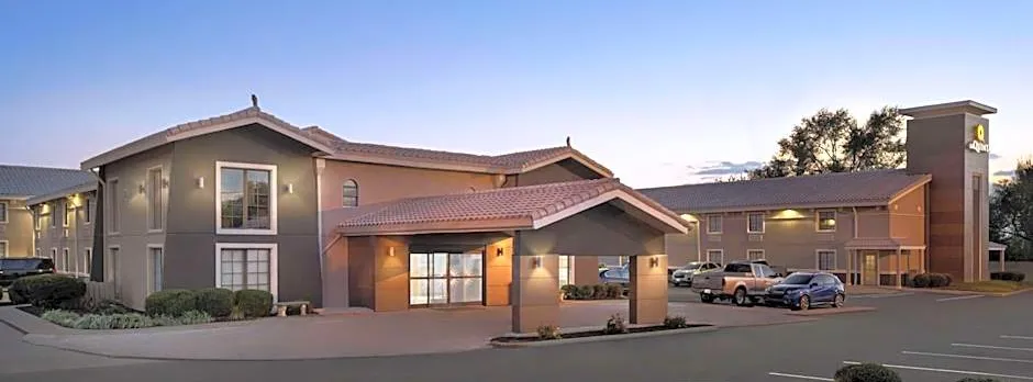 La Quinta Inn & Suites by Wyndham Lexington