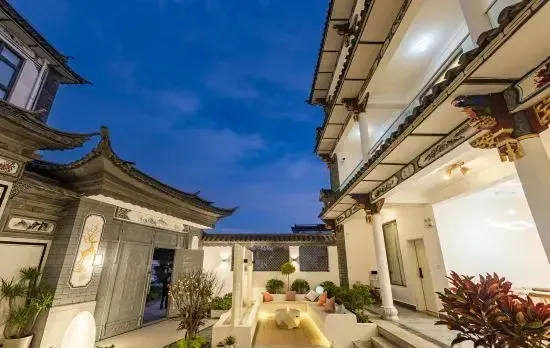 Dali Xiyi warm house designer homestay