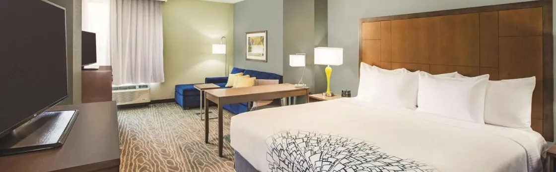 La Quinta Inn & Suites by Wyndham Wichita Northeast