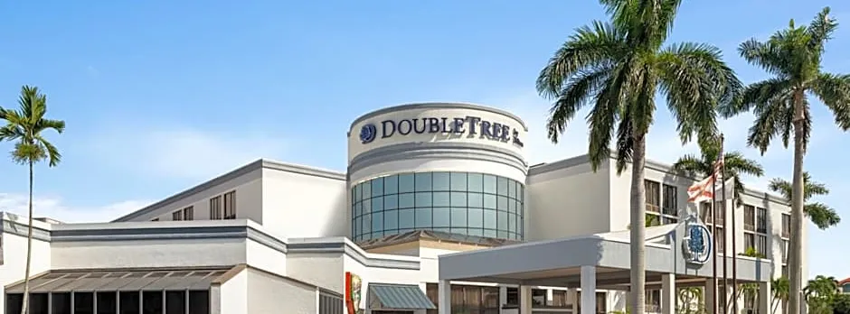 DoubleTree by Hilton Fort Myers at Bell Tower Shops