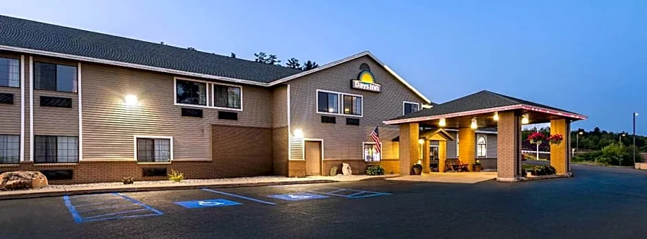 Days Inn by Wyndham Iron Mountain