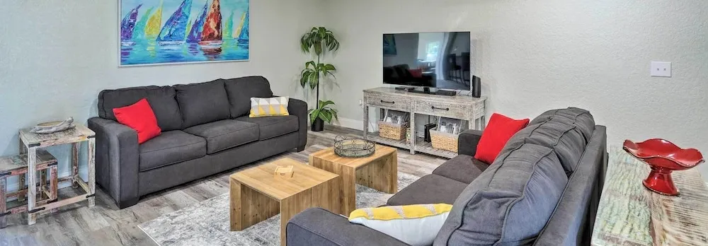 Pet-friendly Merritt Island Home w/ Heated Pool