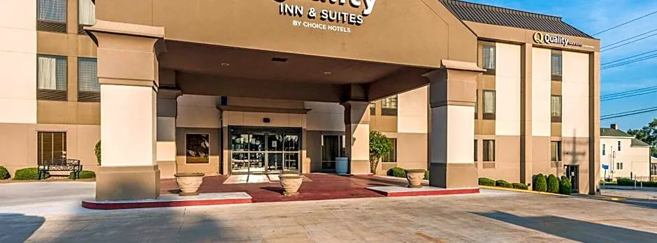 Quality Inn & Suites Quincy - Downtown