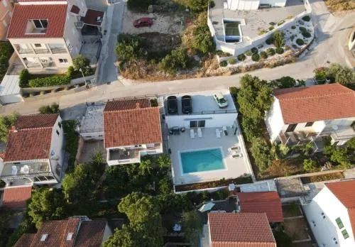 Villa Zen Trogir - Apartment Trogir Heated pool, EV Type 2