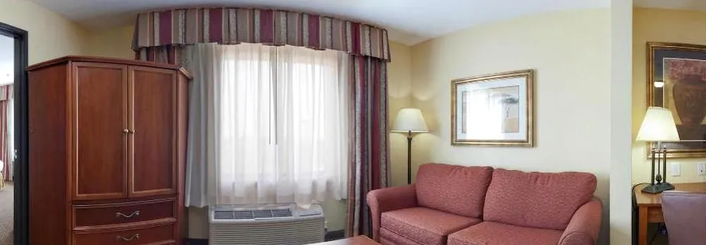 Holiday Inn Express & Suites Laredo-Event Center