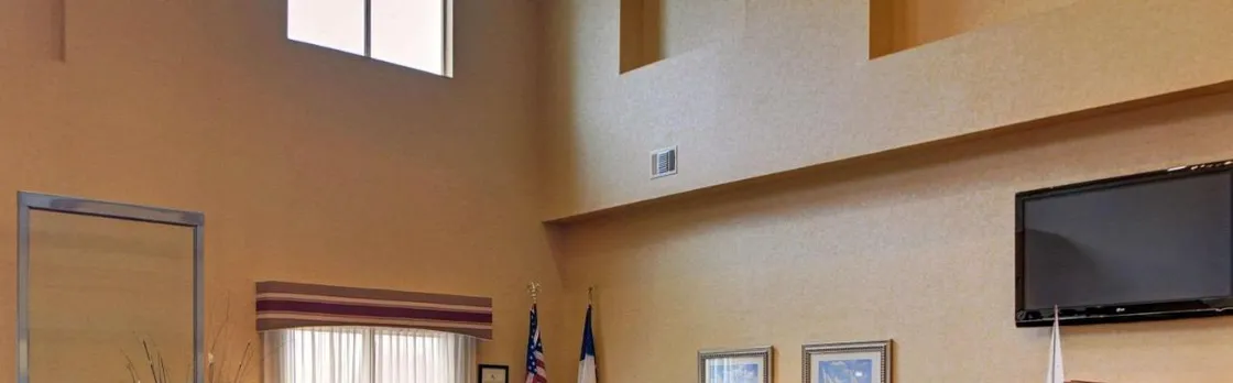 Quality Suites Near Cedar Creek Lake