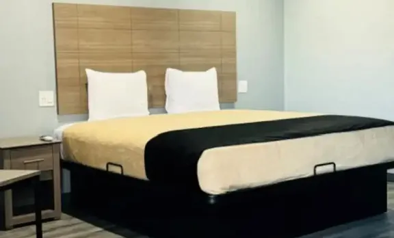 Express Inn & Suites