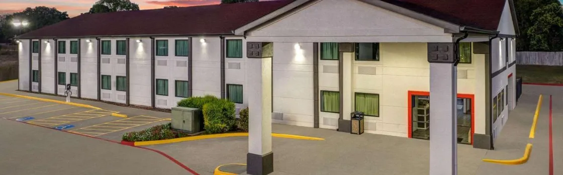Super 8 by Wyndham Waxahachie Tx