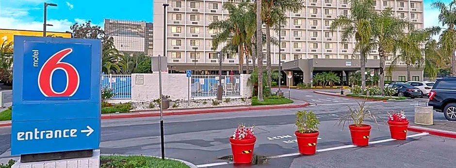 Studio 6 Suites Los Angeles, CA - Los Angeles LAX
