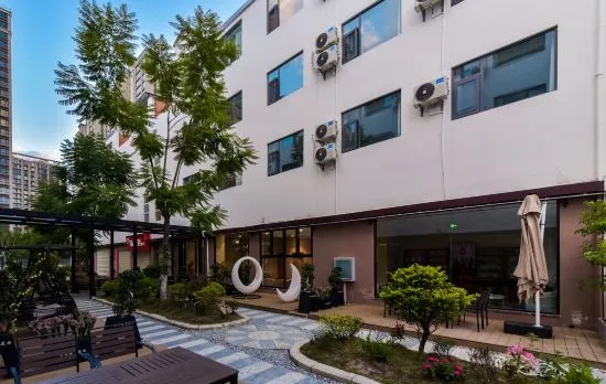 Dali Litu Hotel (Erhai Station Branch)