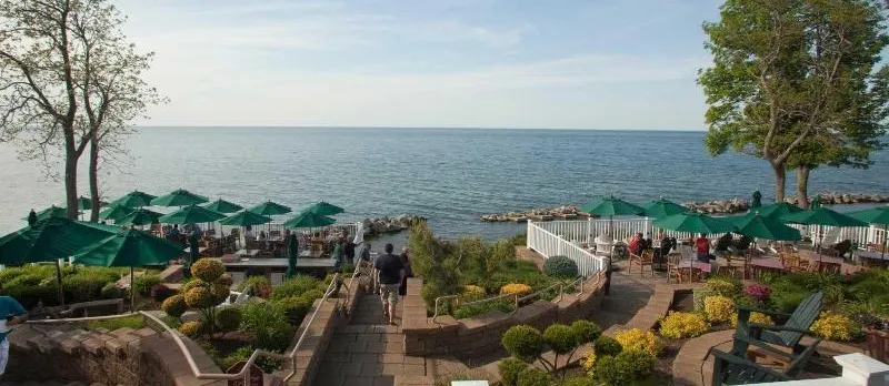 The Lakehouse Inn