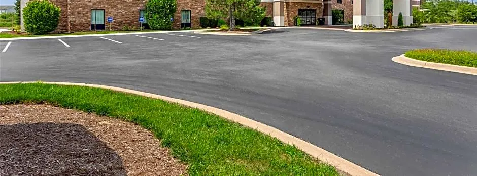 Hampton Inn-DeKalb (Near the University)