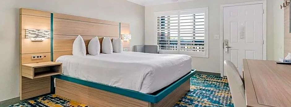 Pacific Shores Inn