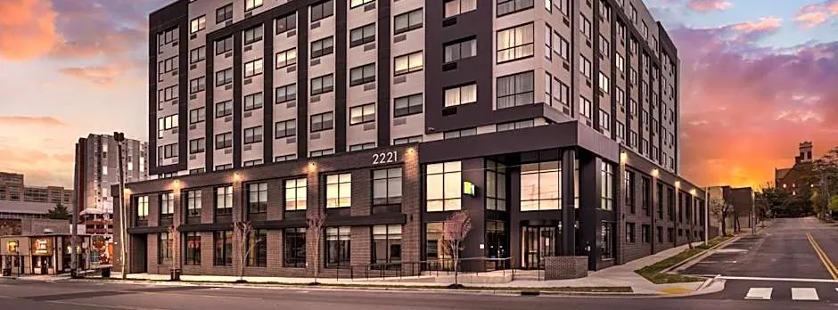 Holiday Inn Express & Suites Nashville West End - Univ Area by IHG