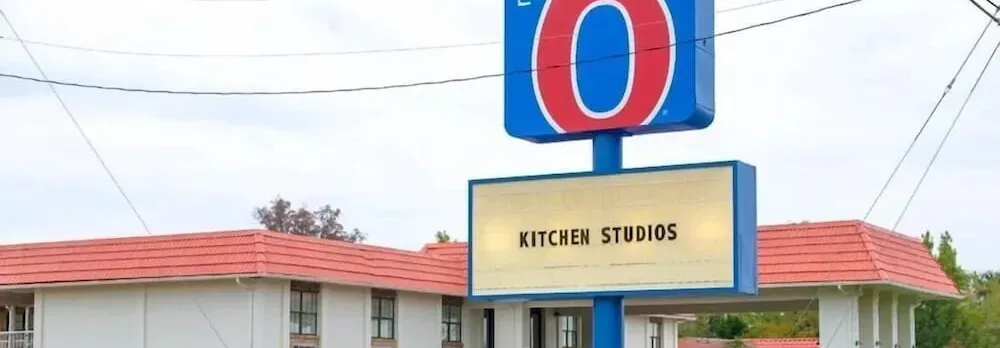 Motel 6 Palestine, TX