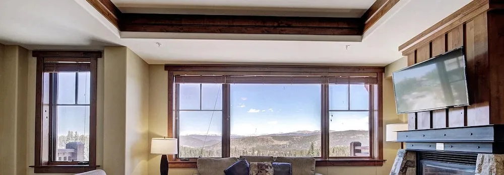 Slopeside At Base Of Peak 8, Sleeps 6! 1 Bedroom Condo by RedAwning