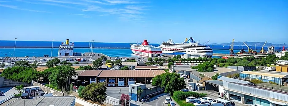 City Life Port Hotel