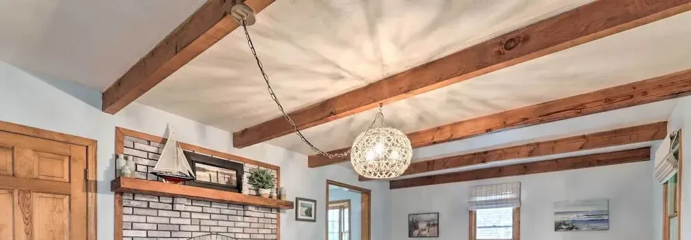 Walk to Main Street: Cozy Cottage in Hyannis