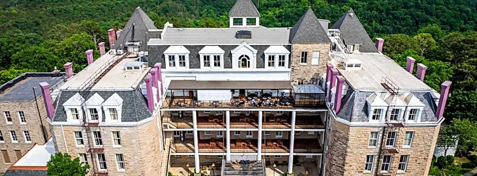 1886 Crescent Hotel and Spa