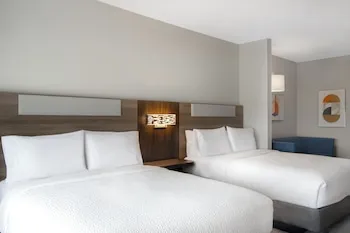 Holiday Inn Express Hotel & Suites Prattville South