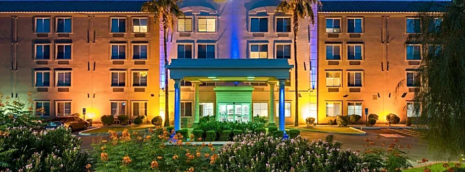 Holiday Inn Express Peoria North - Glendale By IHG