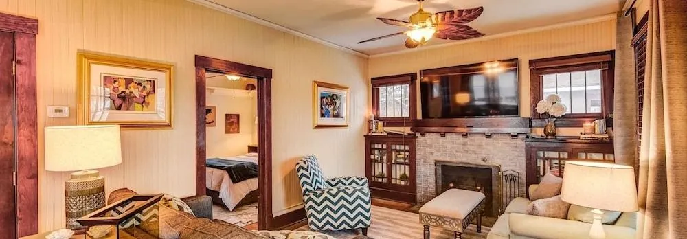 4br Dog Friendly Mtn Retreat with Gym!