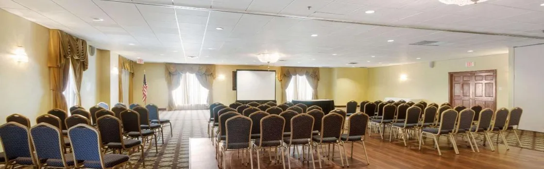 Exton Hotel & Conference Center