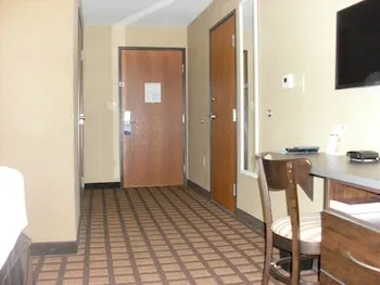 Microtel Inn & Suites by Wyndham Kenedy