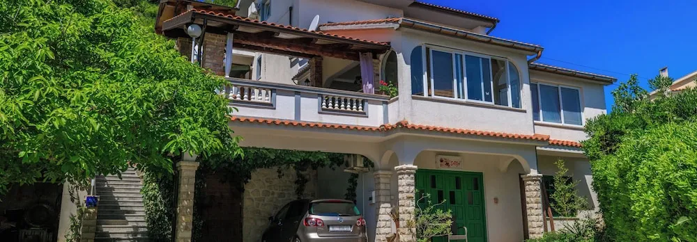 Apartments Mirjana T
