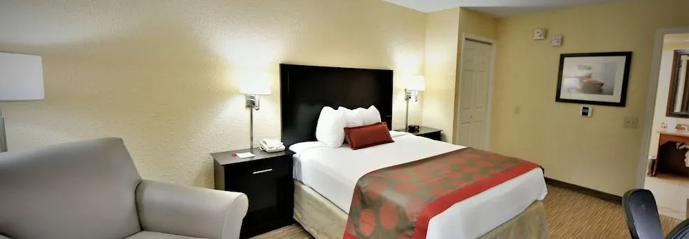 Ramada by Wyndham Jacksonville Hotel & Conference Center