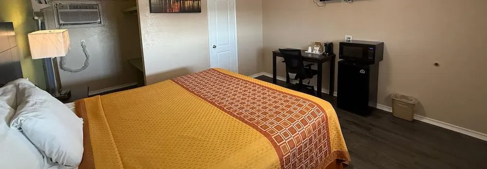 Executive Inn & Kitchenette Suites