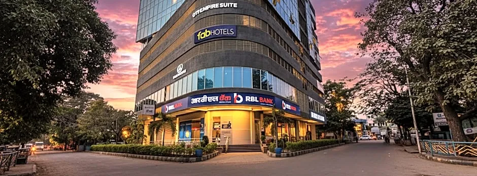 FabHotel Empire Suite