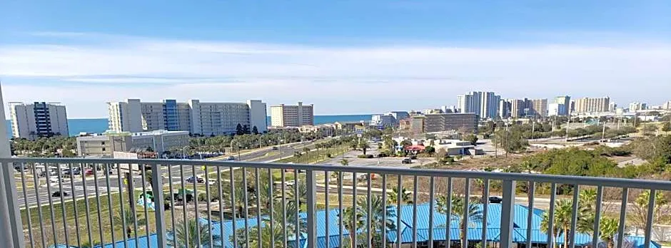 1815 A Slice of Heaven Destin - Pool & Ocean View