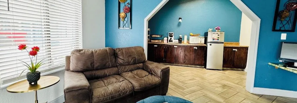 Ozark Inn & Suites