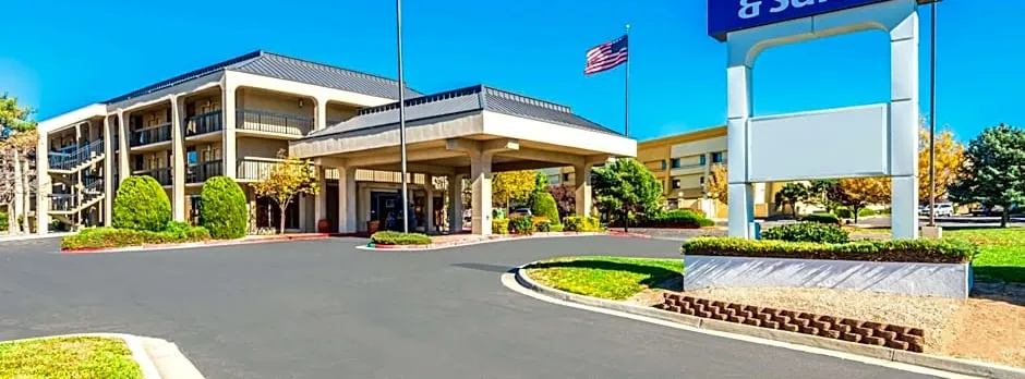 Days Inn & Suites by Wyndham Albuquerque North