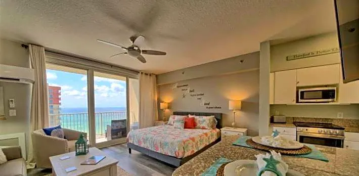 Deluxe Beachfront Studio, Shores of Panama, Oceanviews and Updated