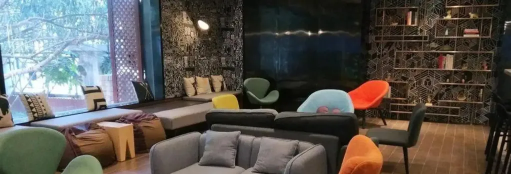 Wanhe Zhizhen Hotel (Shanghai Sun Moonlight Dapuqiao Subway Station)
