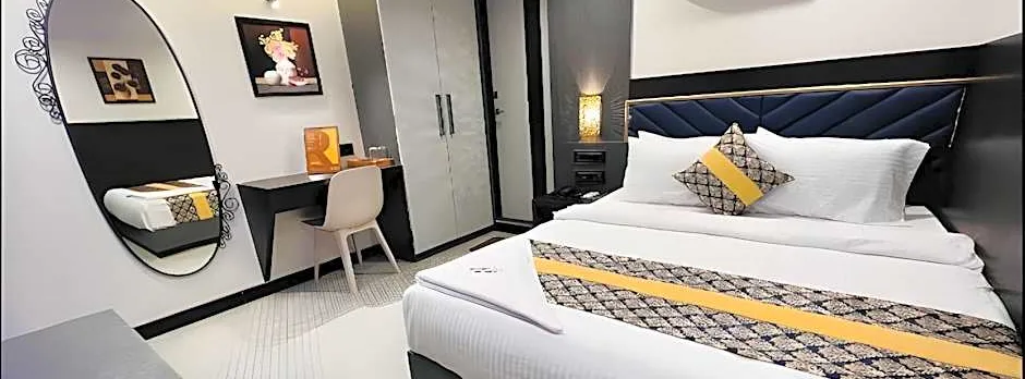 Rich Hotel