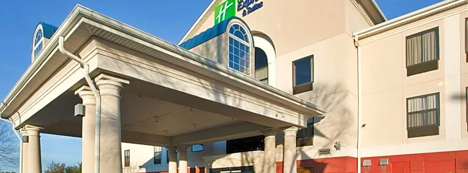 Holiday Inn Express Hotel & Suites Laurinburg By IHG