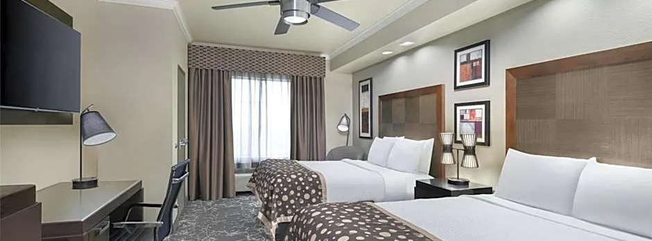 Best Western Premier Crown Chase Inn & Suites